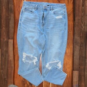 American Eagle Outfitters Women's Light Blue Boyfriend Jeans